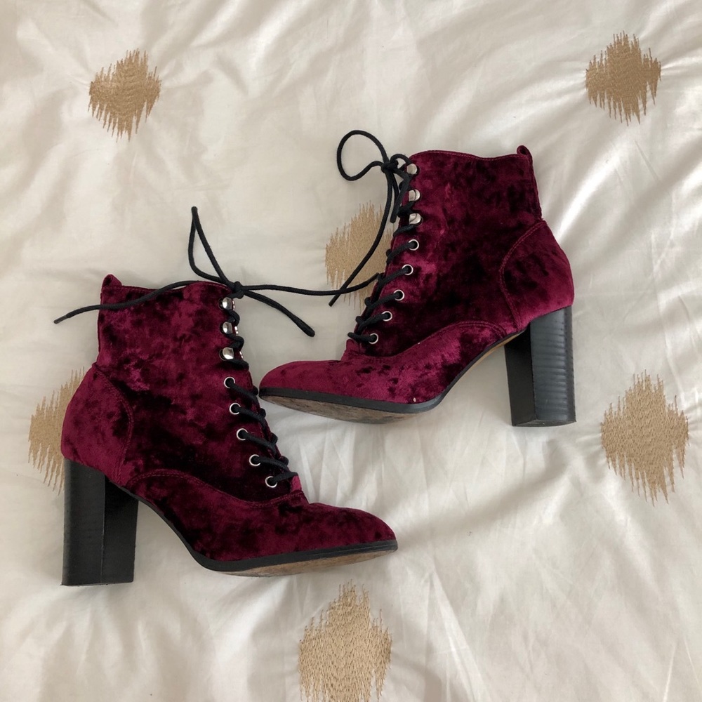Report Allex Burgundy Velvet Heeled Booties Size 7